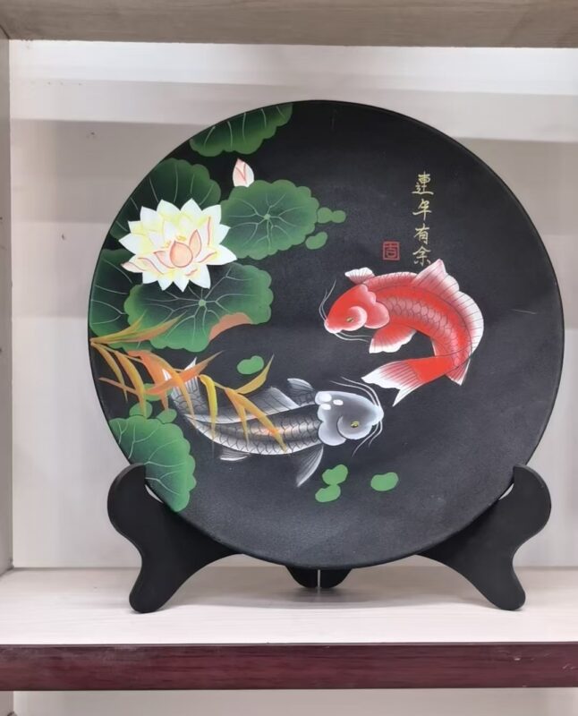 black pottery